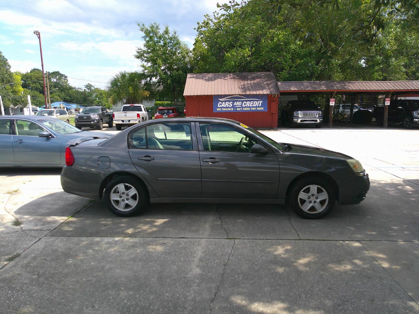 2005 GRAY CHEVROLET MALIBU LS (1G1ZT54885F) , located at 1200 Cassat Avenue, Jacksonville, FL, 32205, (904) 695-1885, 30.302404, -81.731033 - Photo#4